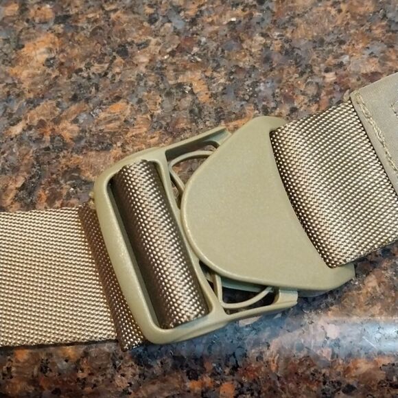 Vera Bradley Quilted Sage Green Sling Bag...NEW - Picture 5 of 5